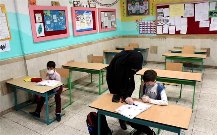 استقبال متفاوت دانش آموزان مشهد از بازگشایی مدارس برای رفع اشکال