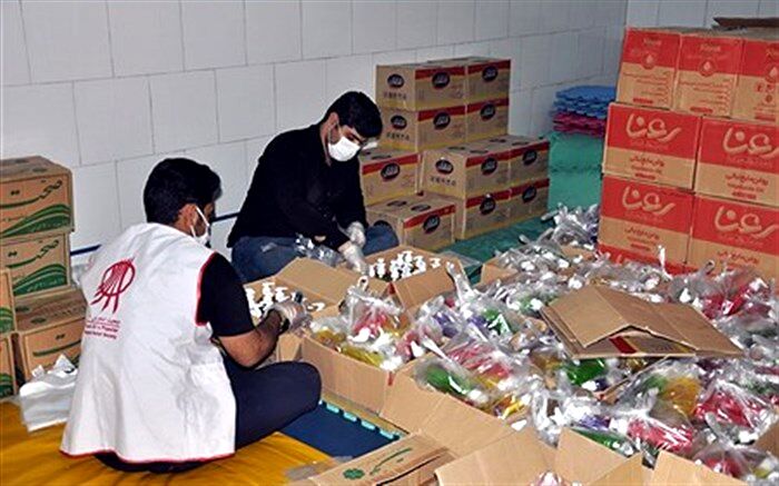 با همکاری جمعیت امام علی (ع) توزیع بسته های مایحتاج بین نیازمندان در خراسان جنوبی