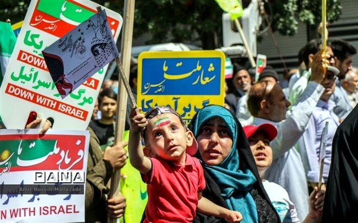 جهان اسلام و ملت‌های آزادی‌خواه پرچم مقاومت و مبارزه با رژیم صهیونیستی را در روز باشکوه قدس برمی‌افرازند