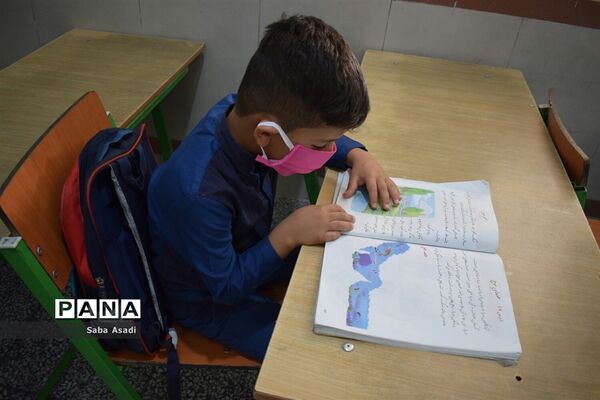 حضور دانش‌آموزان و معلمان در مدارس در روزهای کرونایی گله‌دار