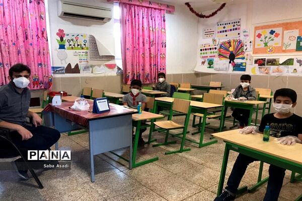 حضور دانش‌آموزان و معلمان در مدارس در روزهای کرونایی گله‌دار