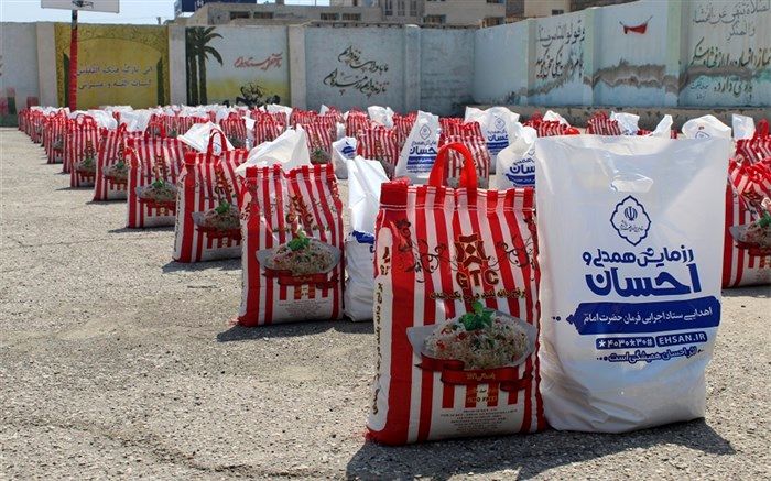 ۱۶۰بسته معیشتی بین خانواده های دانش آموزان نیازمند رودانی توزیع شد