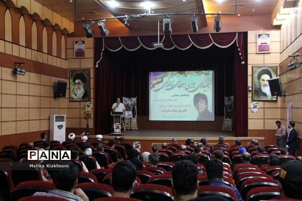 مراسم گلریزان برای آزادی یک جوان زندانی در محمودآباد