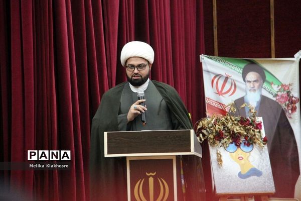 مراسم گلریزان برای آزادی یک جوان زندانی در محمودآباد