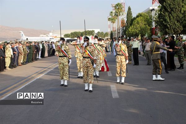 استقبال از شهدای ناوچه کنارک در شیراز
