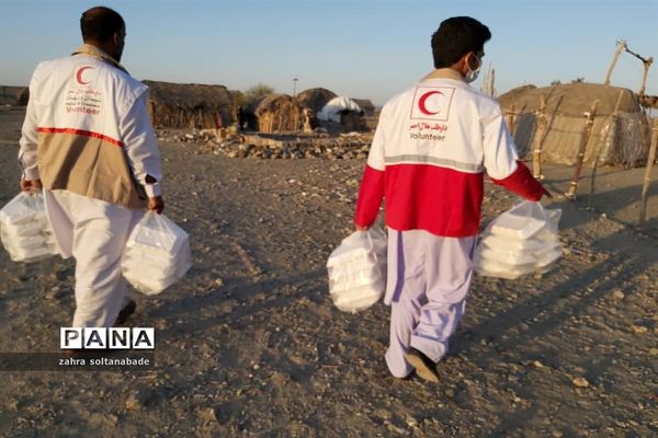 طبخ و توزیع یک هزار پرس غذای گرم میان نیازمندان جنوب سیستان و بلوچستان