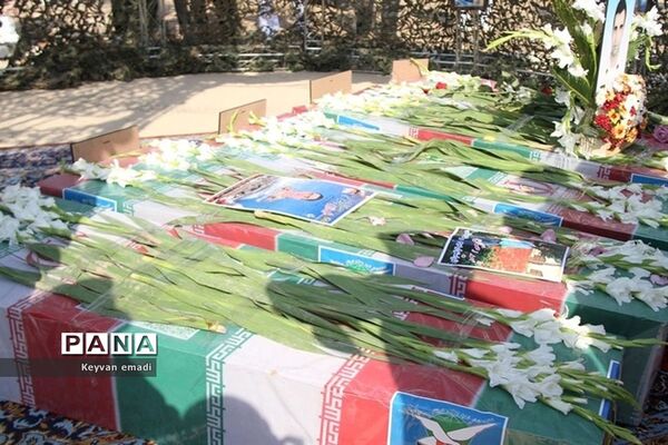 تشییع پیکر پاک ۵ شهید حادثه شناور کنارک نیروی دریایی ارتش در بوشهر