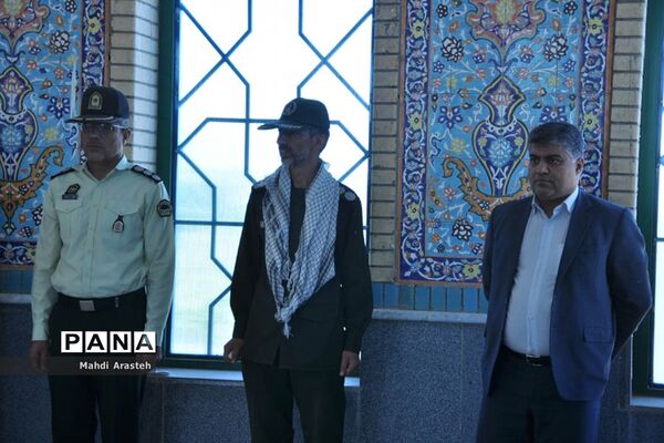 غبارروبی وعطر افشانی  مزار شهدای شهرستان خوسف به مناسبت سوم خردادماه