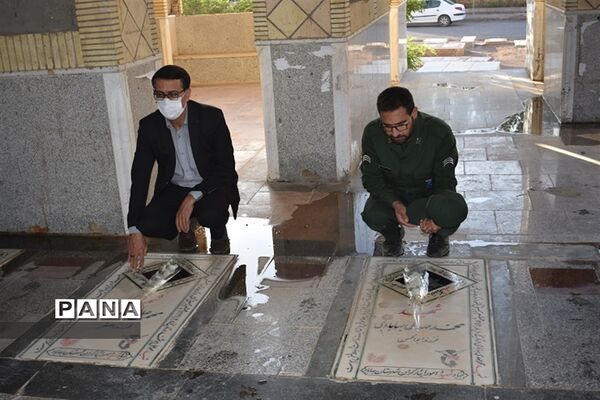 قبور شهدای شهرستان بهاباد گلباران و عطرافشانی