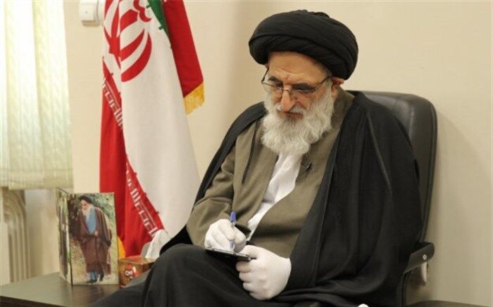 امام جمعه کرج: انحراف از خط امام مساوی با تمام شدن انقلاب است