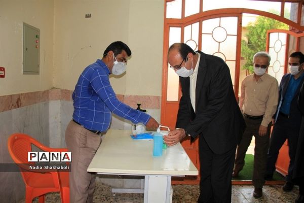 بازدید مدیرکل آموزش و پرورش استان بوشهر از حوزه‌های امتحانی