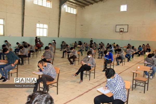 بازدید مدیرکل آموزش و پرورش استان بوشهر از حوزه‌های امتحانی