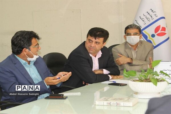 نشست کار گروه استانی لباس فرم دانش‌آموزی استان بوشهر