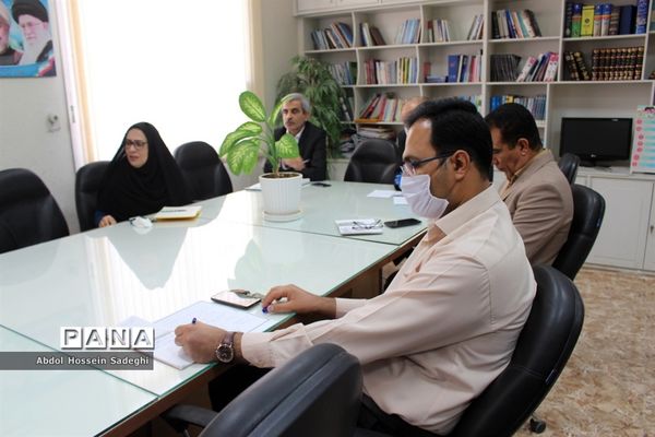 نشست کار گروه استانی لباس فرم دانش‌آموزی استان بوشهر