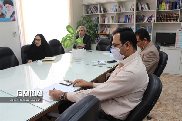 نشست کار گروه استانی لباس فرم دانش‌آموزی استان بوشهر