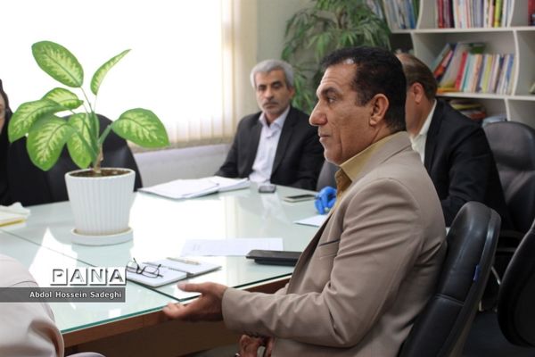 نشست کار گروه استانی لباس فرم دانش‌آموزی استان بوشهر