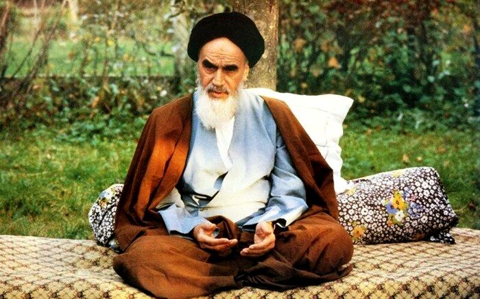 زندگی امام خمینی (ره) در قاب چهارگوش سینما و تلویزیون