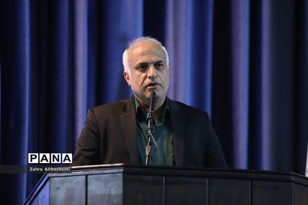 جلسه توجیهی کارشناس مسئولان مناطق و ناظرین طرح نظارت بر ثبت نام و شهریه مدارس غیردولتی شهر تهران