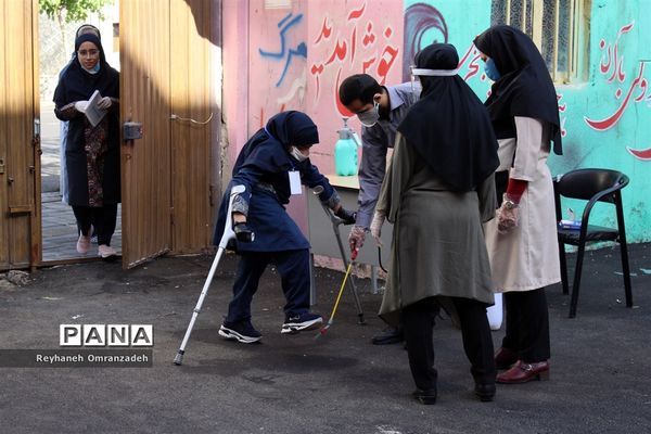 برگزاری امتحانات میان پایه در مدرسه متوسطه اول مکتب الزهرا