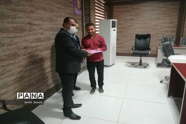 تجلیل از داوران قرآنی آموزش و پرورش منطقه دلوار