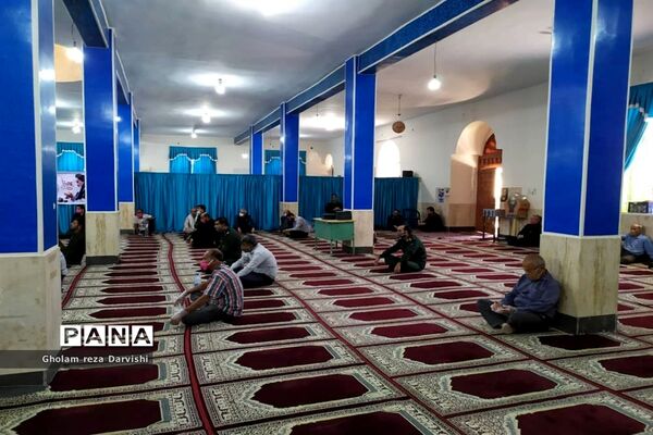 مراسم سالروز رحلت  امام خمینی (ره) جایگاه نماز جمعه با حضور فرهنگیان و اهالی شهر دلوار