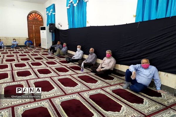 مراسم سالروز رحلت  امام خمینی (ره) جایگاه نماز جمعه با حضور فرهنگیان و اهالی شهر دلوار