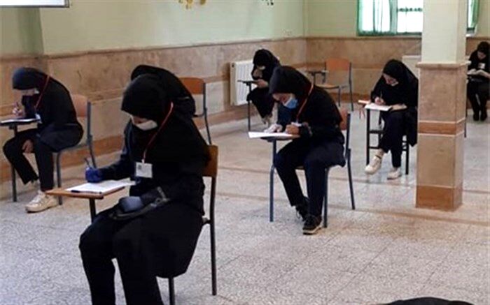 برگزاری امتحانات نهایی پایه دوازدهم ناحیه یک ری  با رعایت پروتکل های بهداشتی