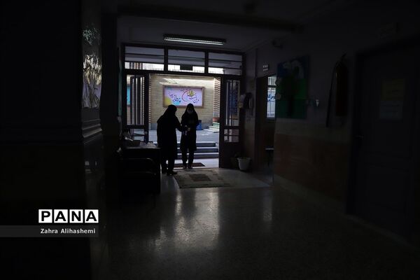 برگزاری امتحانات پایه نهم دبیرستان خسرو خاور