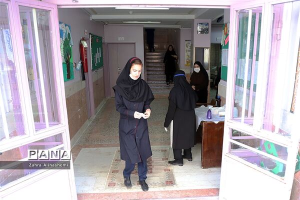 برگزاری امتحانات پایه نهم دبیرستان خسرو خاور