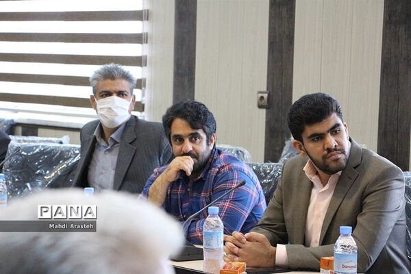 تجلیل از عوامل اجرایی ستاد بزرگداشت مقام معلم اداره آموزش و پرورش شهرستان بیرجند
