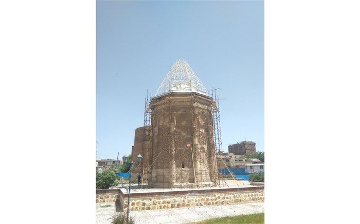 آثار باستانی ایران، مرمت بی عصمت