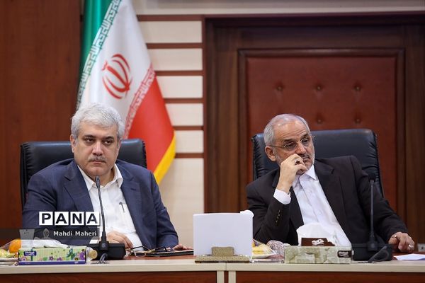 جلسه مشترک وزیر آموزش و پرورش با معاون علمی و فناوری ریاست جمهوری و مدیران استارت‌آپ‌های آموزشی