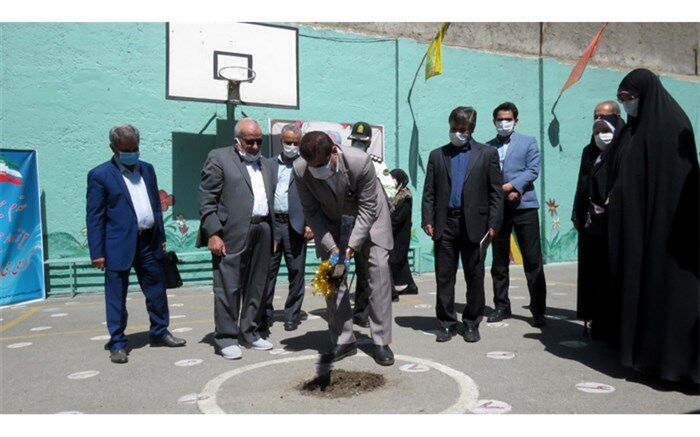 آیین احداث مدرسه خیری به همت خیر نیک اندیش "علی محمد اسماعیلی" در منطقه8