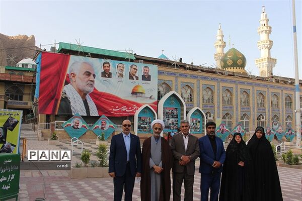 حضور مشاورمعاون پرورشی وزارت آموزش وپرورش در گلزاری شهدای کرمان