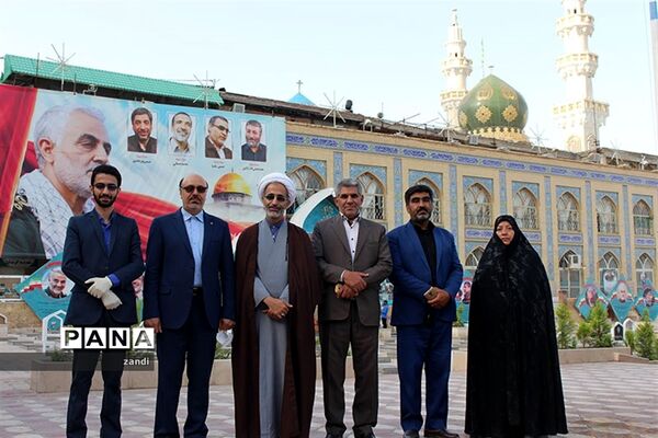 حضور مشاورمعاون پرورشی وزارت آموزش وپرورش در گلزاری شهدای کرمان
