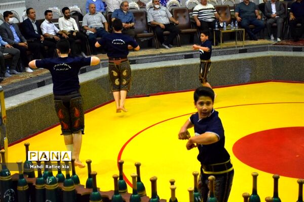 برگزارى مراسم آزادسازى زندانیان جرائم غیر عمد ورزشکار و جوان آذربایجان شرقى.