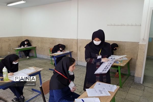 حضور پرشور دانش‌آموزان پایه دوازدهم منطقه 13 در حوزه‌های امتحانی