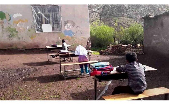 بیتوته معلم قزوینی از اسفندماه در روستای محل تدریسش