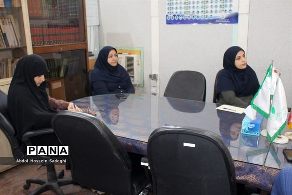 نشست هم‌اندیشی کارکنان سازمان دانش آموزی استان بوشهر با محوریت تولید محتوا جهت شبکه آموزش دانش آموزی ( شاد )