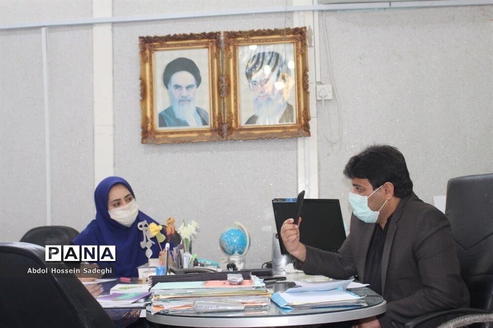 نشست هم‌اندیشی کارکنان سازمان دانش آموزی استان بوشهر با محوریت تولید محتوا جهت شبکه آموزش دانش آموزی ( شاد )
