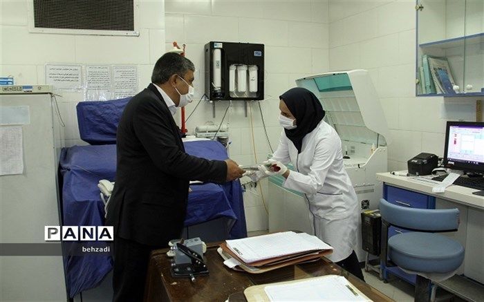 قدردانی مدیرکل آموزش و پرورش استان کرمان از کادر درمانی کلینیک فرهنگیان کرمان