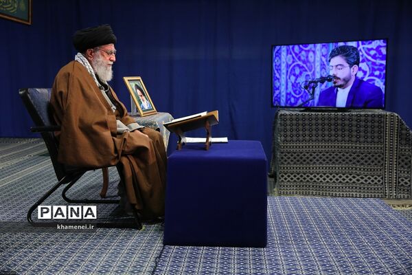 محفل انس با قرآن کریم، با حضور رهبر انقلاب اسلامی از طریق ارتباط تصویری با چند تن از قاریان ممتاز کشور