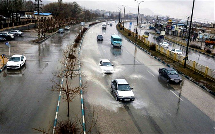 بارش باران در محورهای 8 استان کشور