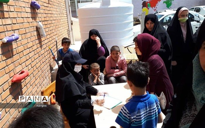 تمرین کمک به همنوع در  دبیرستان نرگس منطقه1