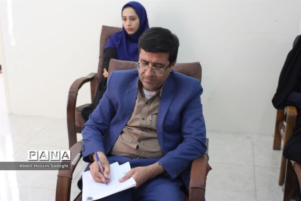 جلسه ویدئو کنفرانس مدیران، معاونان و مسئولان تشکل‌های دانش‌آموزی استان بوشهر با سازمان‌های دانش‌آموزی کشور پیرامون شبکه آموزشی شاد