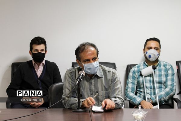 نشست صمیمی قائم مقام سازمان دانش آموزی با کارکنان سازمان