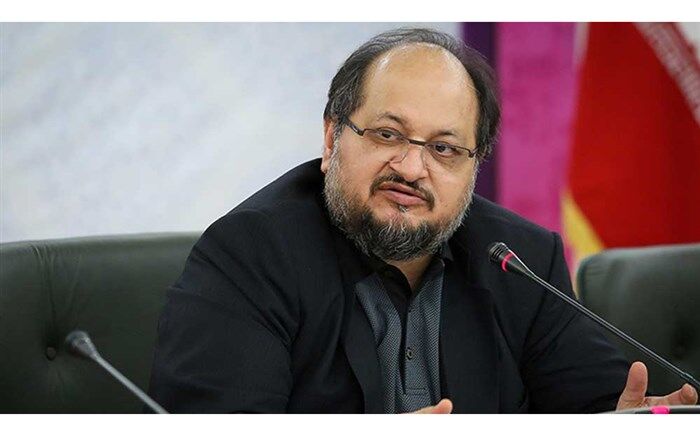 شریعتمداری: کارگران با تلاش فراوان نقش ارزنده‌ای در مقابله با ویروس منحوس کرونا داشتند