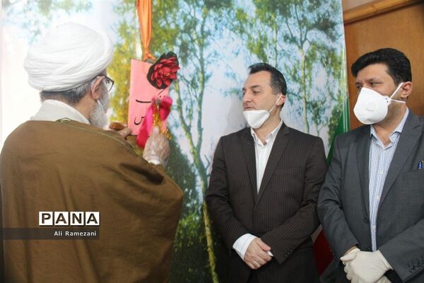 آیین تجلیل از معلمان نمونه در شهرستان قائمشهر