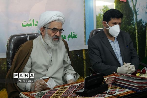 آیین تجلیل از معلمان نمونه در شهرستان قائمشهر