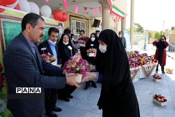 مراسم تجلیل از معلمان نمونه ناحیه2 شهرکرد